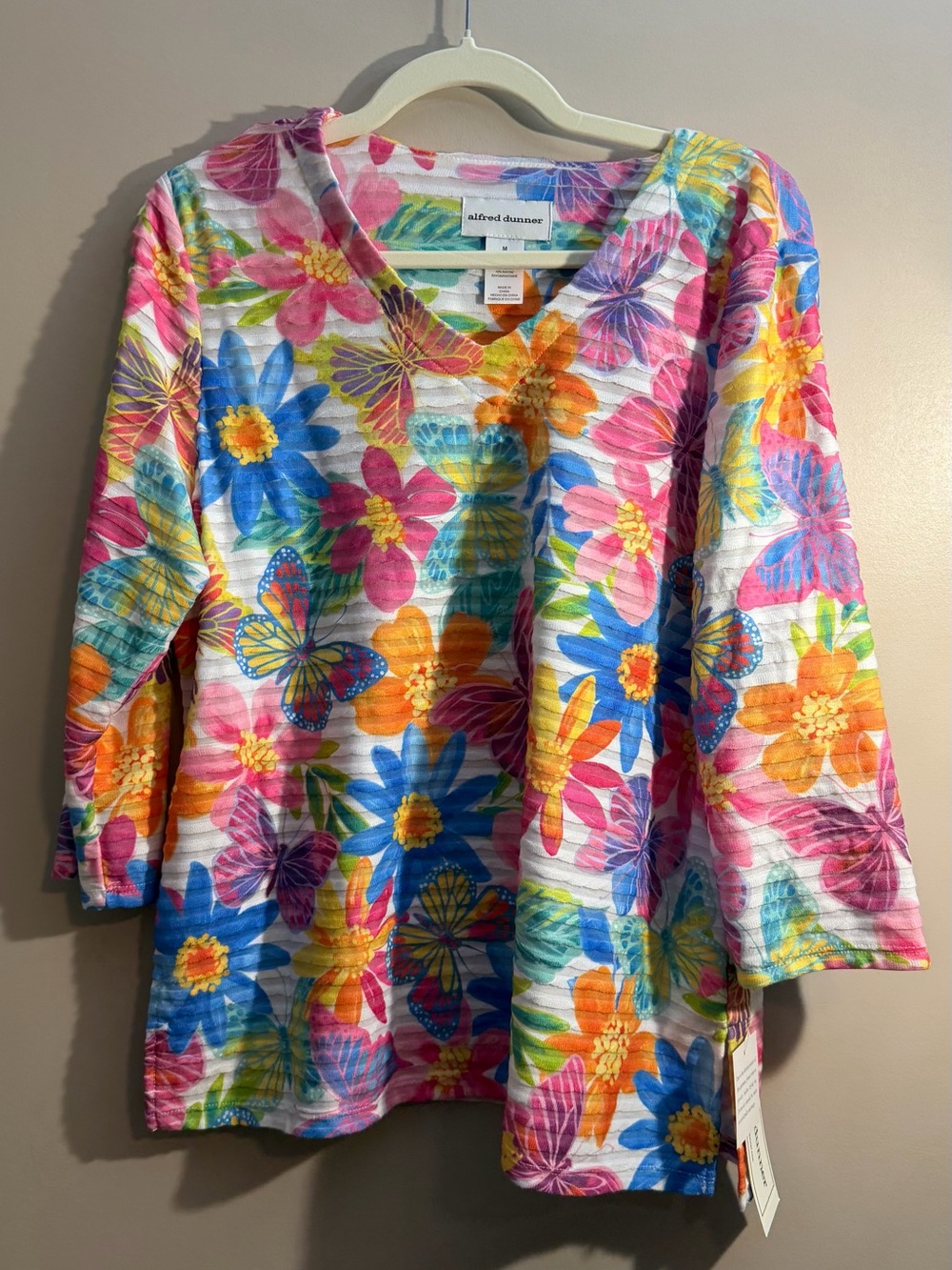 Alfred Dunner Multicolor Floral Butterfly V-Neck Top - Picture 2 of 6